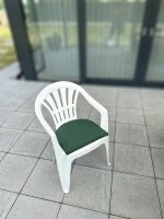 Bílá plastová zahradní židle Kona